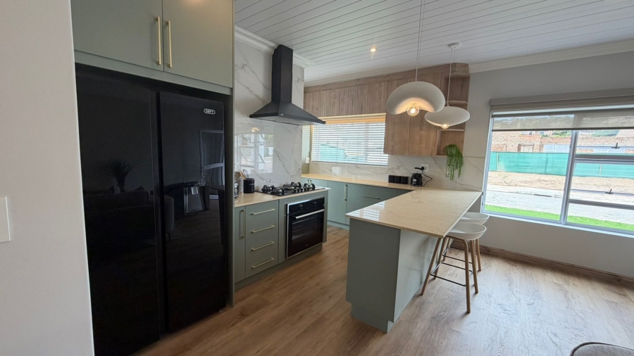 3 Bedroom Property for Sale in Fraaiuitsig Western Cape